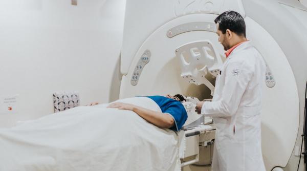 RMN-urile, CT-urile, radiografiile și mamografiile, făcute și „citite” de la distanță