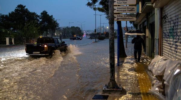 atentie unde calatoriti cod rosu ploi vijelii grecia inclusiv insule