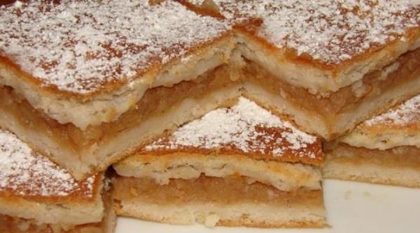 Desert de post: Cum prepari prăjitura cu mere „12 linguri”