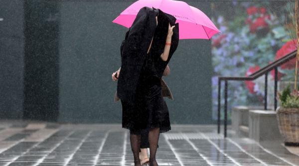 Alertă meteo imediată de vreme severă! Ploi torențiale și vânt puternic în România. Iată lista localităților afectate