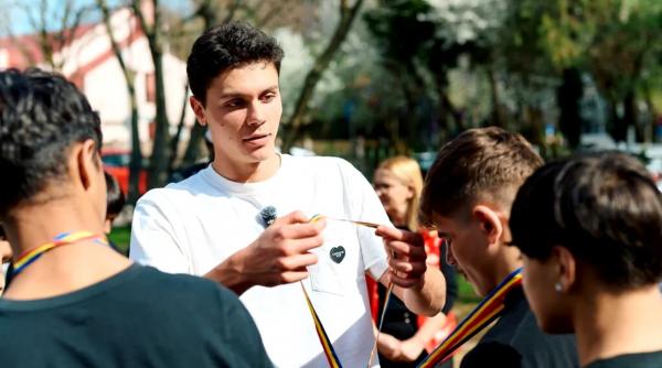 Lecția de solidaritate a lui David Popovici: Campania ”Niciun copil singur”