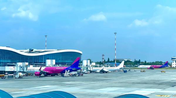 Compania de Aeroporturi București își instalează indicatoare rutiere de 1,1 milioane de lei