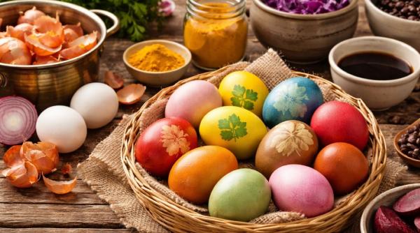 Ouă de Paște fără vopsea: Culori naturale superbe, fără chimicale