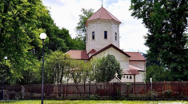 Cum și-au tras românii pantaloni de la frații latini