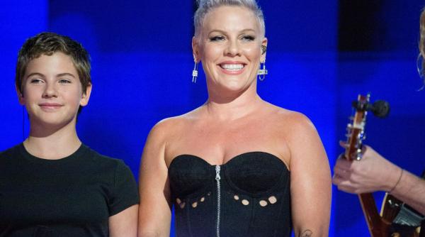 Cântăreața Pink este gazda ceremoniei Tony Awards 2026 de pe Broadway