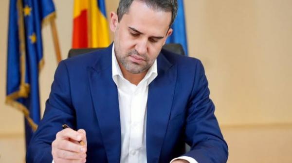 Serviciile secrete devin „verzi”: Ministrul Transporturilor semnează pentru flota electrică a SRI, STS și SPP