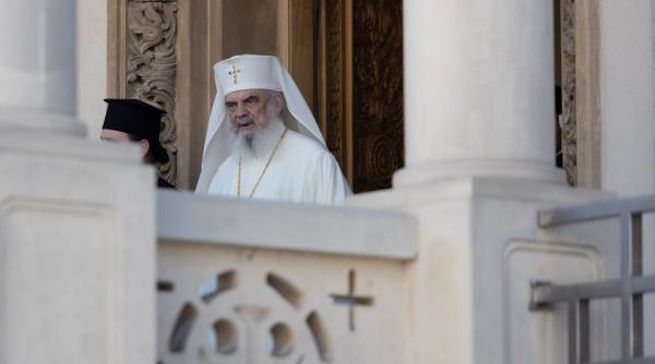 Patriarhul Daniel: „Învierea lui Hristos este lumina care ne ghidează prin întunericul lumii”
