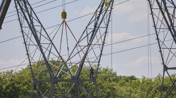 Lege controversată în SUA: centrele de date, puse pe pauză din cauza facturilor uriașe