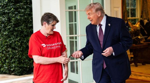 trump 100 dolari bacsis livrator doordash