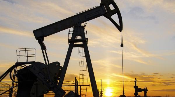 Scădere pe piața petrolului: negocierile SUA-Iran influențează prețurile