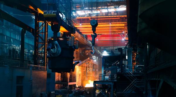 Între ambiții și realitate: fondul pentru decarbonizare riscă să eșueze 