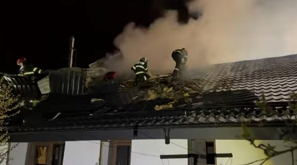 Tragedie la Onești: Un bărbat a ars de viu în incendiul care i-a cuprins casa