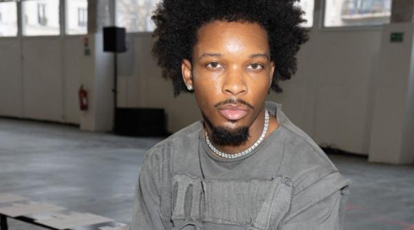 Descoperire macabră: bucăți din corpul unei fete de 14 ani, găsite în mașina cântărețului D4vd