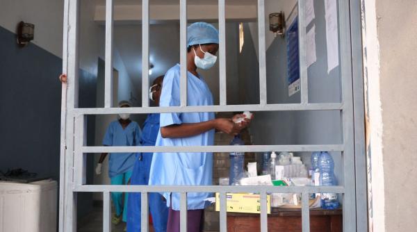 Alertă sanitară! O epidemie necuoscută se răspândește într-o țară din Africa