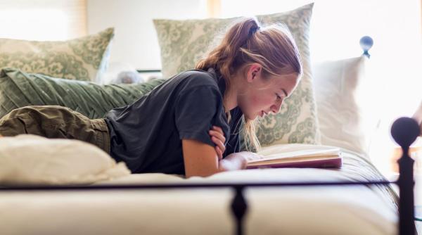 Lectura, o formă de terapie: cum te ajută cititul să reduci stresul