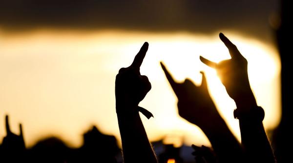 Legătura surprinzătoare între fericirea unei țări și un anumit gen muzical