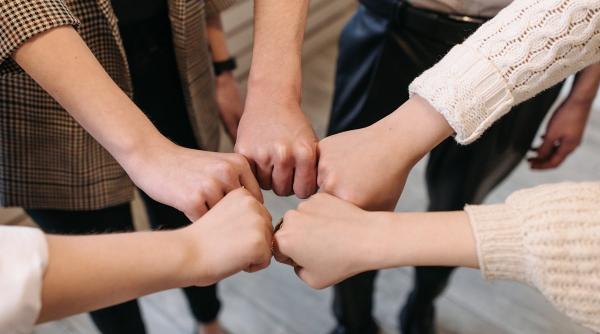 Colaborarea dintre membrii comunității și rezultatele ei în plan social