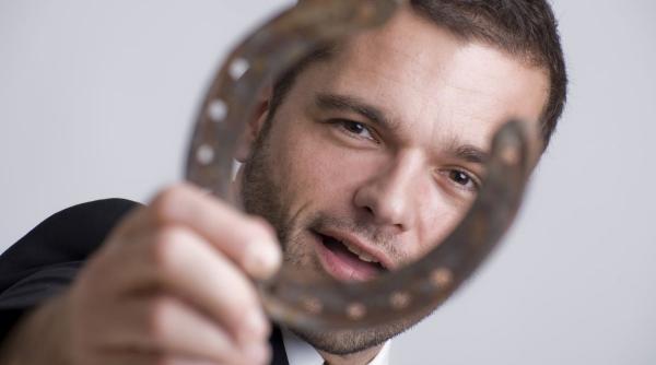 Horoscop financiar, mai 2026: Eforturile din trecut se transformă în cifre tangibile