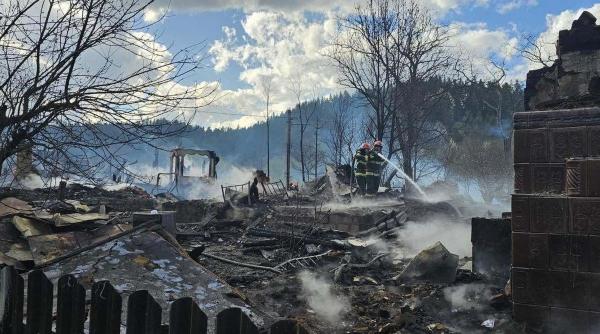 incendiul din soveja in zona afectata sunt peste 85 de locuinte asigurate facultativ