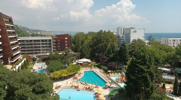 Rezervările făcute în ultimul moment au egalat volumul de anul trecut pentru minivacanța de 1 Mai