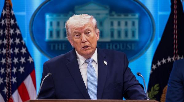 Statele Unite vor emite pașapoarte cu fotografia lui Trump