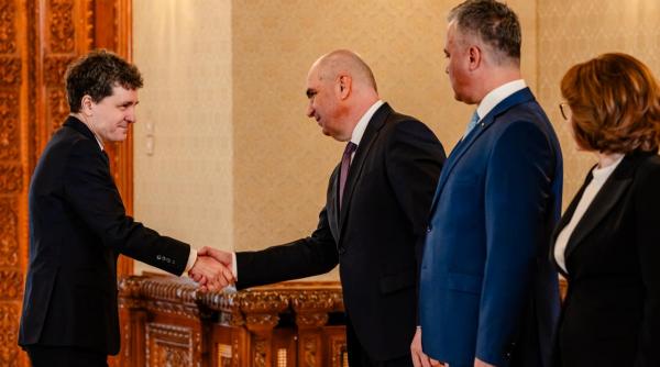 România, la un pas de dezastru economic? Analist financiar: „România poate repeta greșelile Greciei”. Ce urmează după moțiunea de cenzură