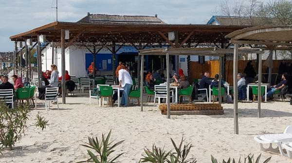 1 mai cu peste si storceac in loc de mici si bere la gura portitei