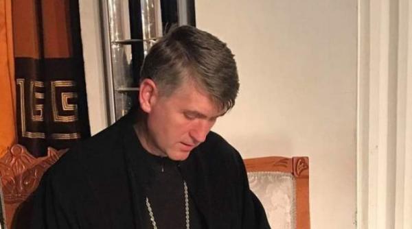 cristian pomohaci scapat inchisoare dupa acuzatiile de pedofilie oficiaza slujbe ilegale si are o avere uriasa