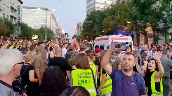 protestatari atacati belgrad masina intrat multime