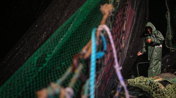 tensiuni grecia turcia atena acuza pescuit ilegal marea egee