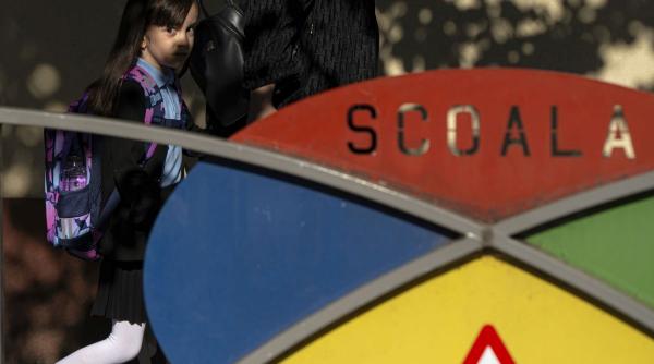elev clasa viii bacau mort curtea scolii pauza