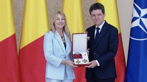 nadia comaneci decorata ordinul national steaua romaniei grad mare cruce