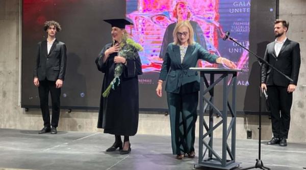 managerul cultural aura corbeanu a primit titlul onorific doctor honoris causa distinctie acordata de academia de muzica teatru si arte plastice chisinau