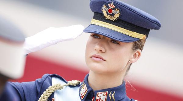 viitoare regina spania parasutist militar printesa leonor antrenamente elita