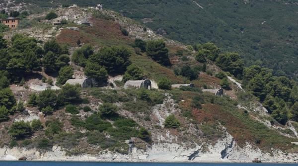 insula sazan albania proiect jared kushner proteste