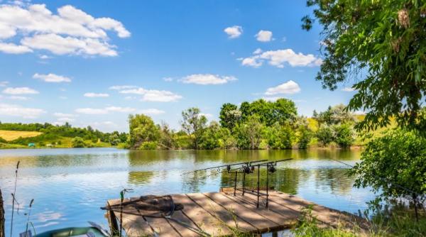 Weekend în natură: cum îți pregătești echipamentul pentru o 