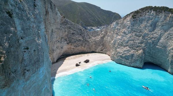 plaja navagio zakynthos inchisa turistilor