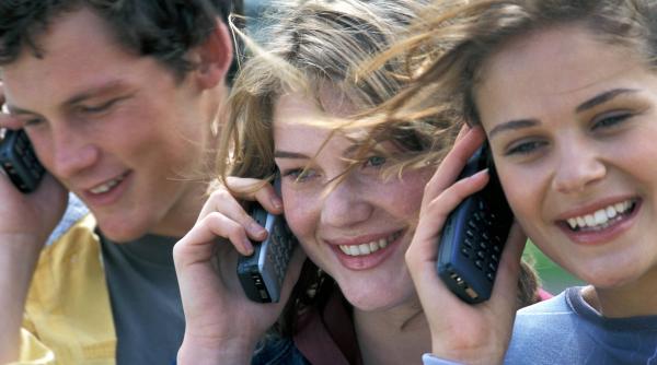 Concluzie surprinzătoare: Cum a schimbat smartphone-ul comportamentul sexual și natalitatea
