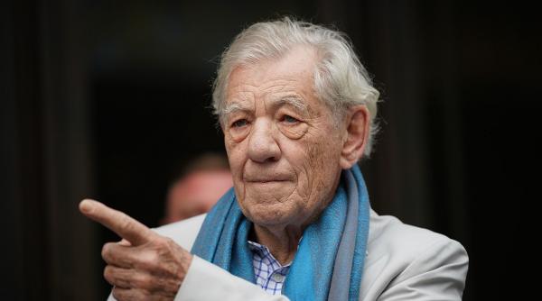 Ian McKellen spune că și-a imaginat distrugerea Mar-a-Lago la filmările noului film Avengers