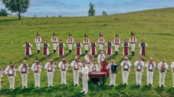 Ansamblul „Dor Românesc”: concert folcloric aniversar – 30 de ani de activitate artistică
