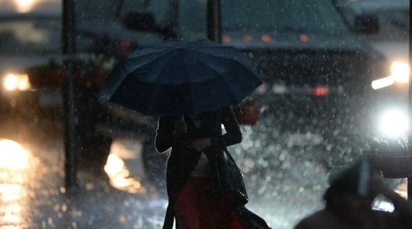 Avertizare meteo imediată! Cod PORTOCALIU de ploi torențiale, vijelii și grindină. Iată lista localităților afectate