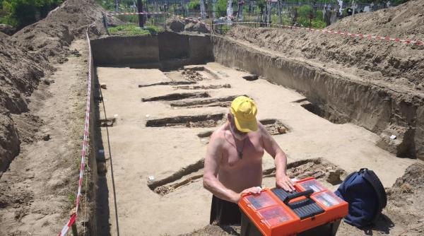 Poza pentru articolul Lagărul de exterminare de la Salcia. REPORTAJ de pe marginea unei gropi comune
