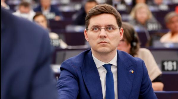 Oamenii se trezesc în mijlocul nopții din cauza exploziilor! Reacția vehementă a lui Victor Negrescu după votul din PE