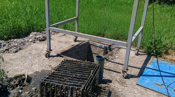 Canalizarea din Glina, blocată de deșeuri aruncate iresponsabil: avertisment dur de la Apă Ilfov