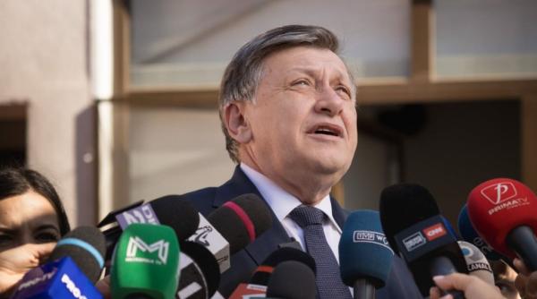 Crin Antonescu, furibund la adresa lui Ilie Bolojan: PNL este ocupat abuziv de un grup de nomazi