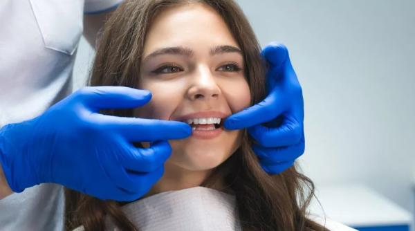 „Amân doar câteva luni.” Cum ajunge o problemă dentară minoră să se transforme într-un tratament complicat