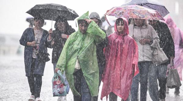 Alertă meteo imediată! Cod PORTOCALIU ploi torențiale, grindină și vânt puternic. Iată lista localităților afectate