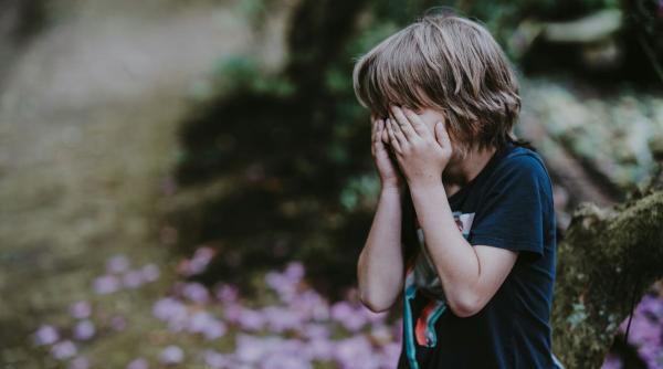 O pediatră stârnește controverse cu sfaturi "neortodoxe" despre parenting: de ce spune că părinții trebuie să accepte disconfortul copiilor