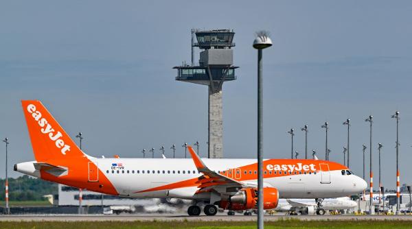 easyJet, în centrul unui război al ofertelor: gigantul american Apollo depășește rivalul cu o sumă uriașă