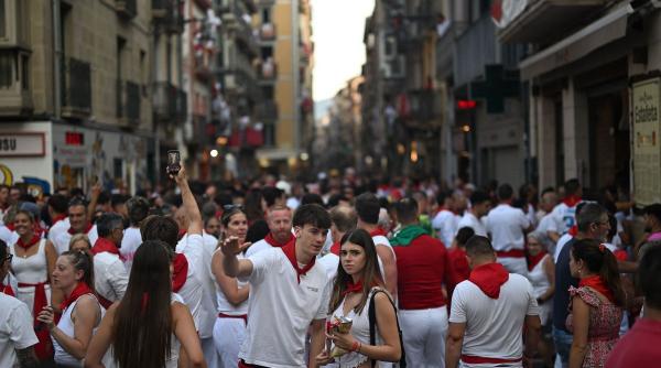 Festivalul San Fermin 2026 a început la Pamplona. Mii de oameni participă la celebra cursă cu tauri, una dintre cele mai spectaculoase și controversate tradiții din lume